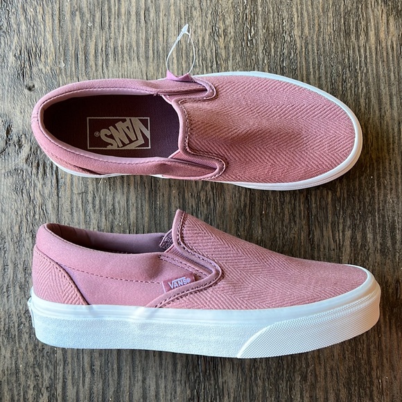 Vans Shoes - Vans classic slip ons. Mauve textured/true white. Women’s 6. NIB